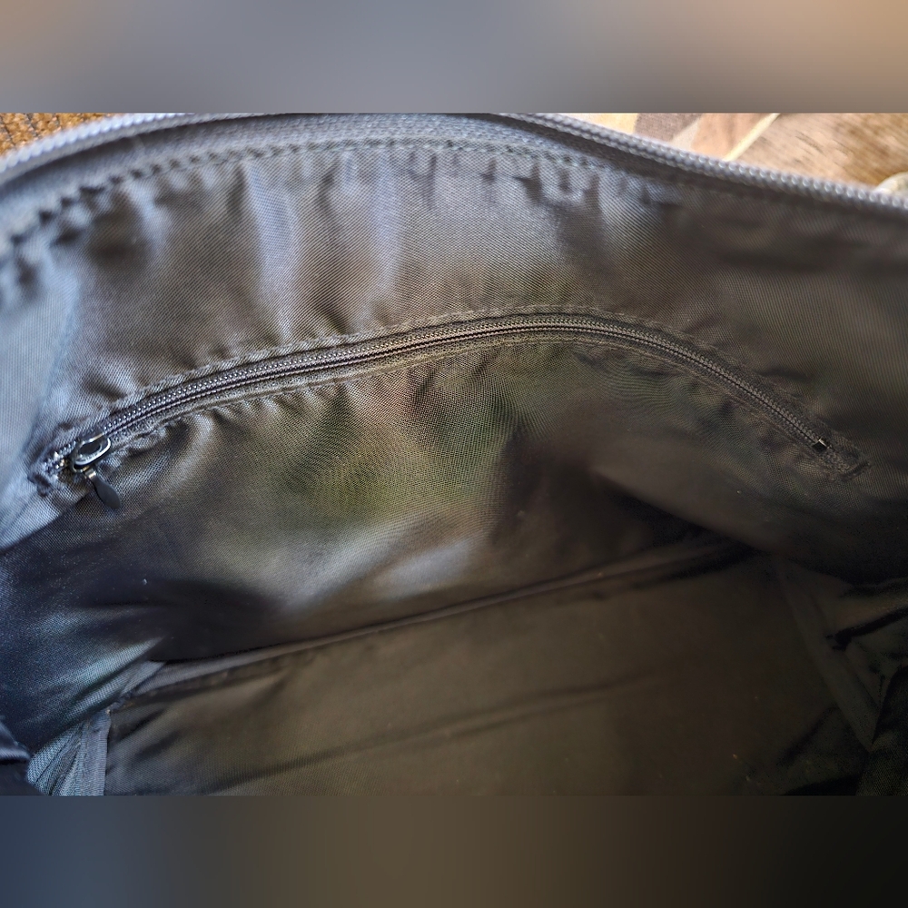 Authentic Burberry Tote bag - Picture 15 of 16